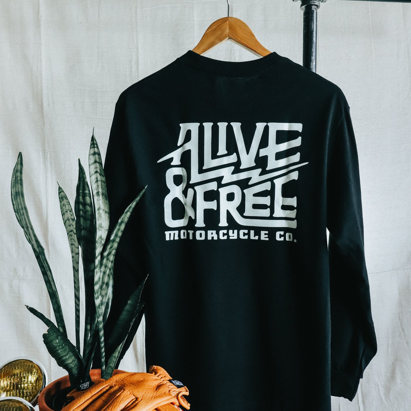 "The Classic"  Long Sleeve *Glows In The Dark* - Alive & Free Co